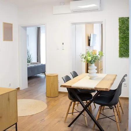 Apartment Deluxhome Sarospatak