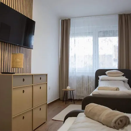 Deluxhome Apartament *