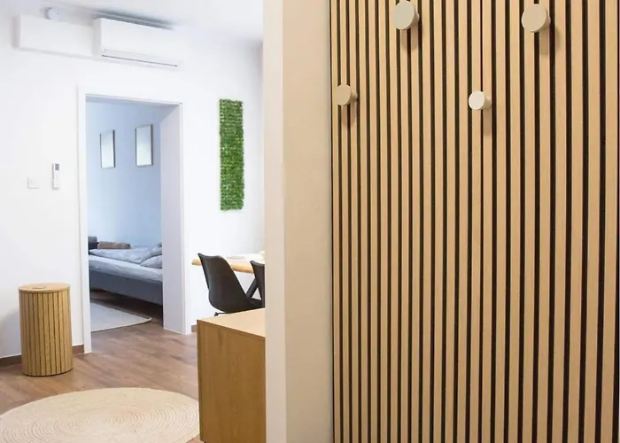 Deluxhome Apartament *