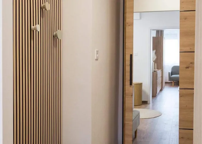 Deluxhome Apartament *